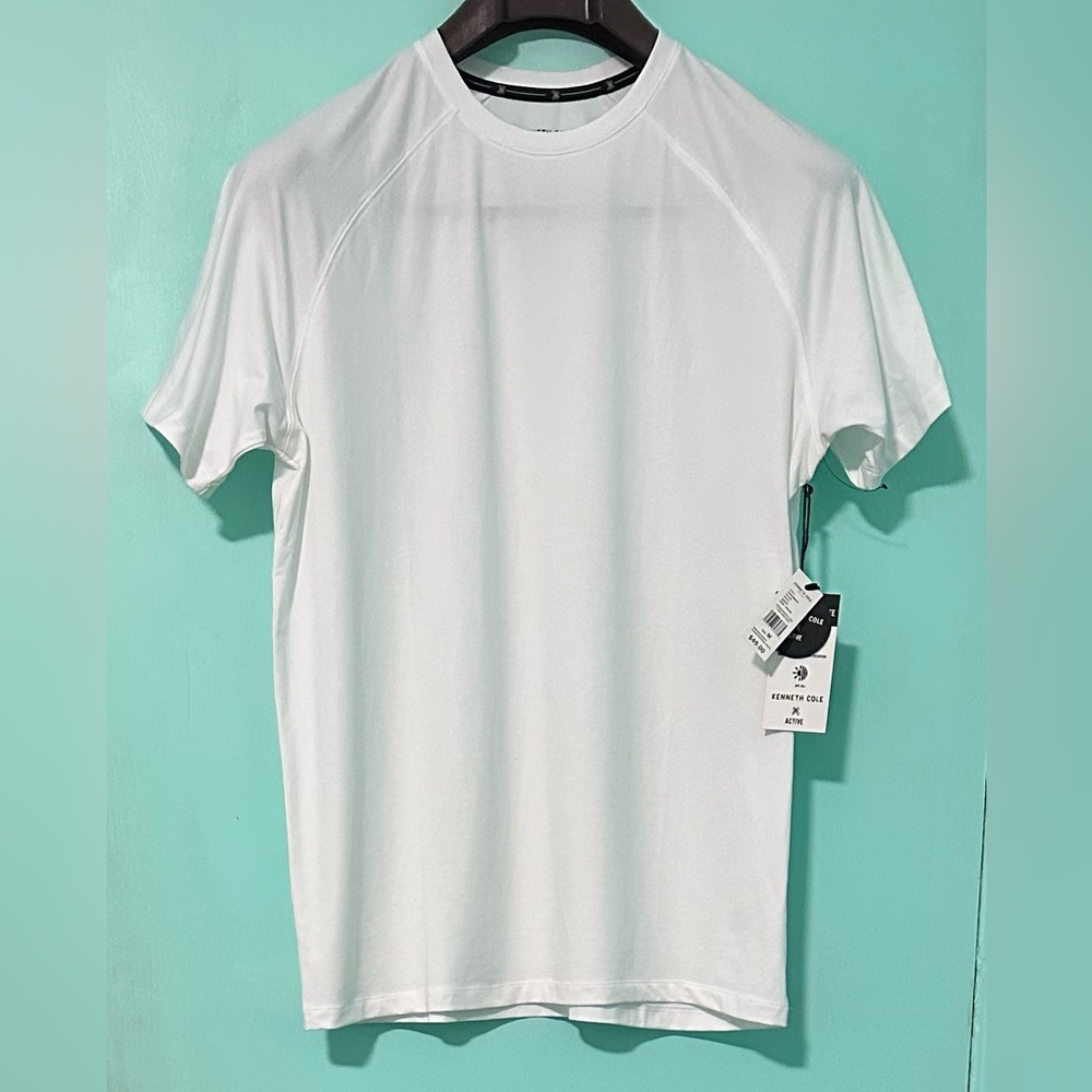 New KENNETH COLE man, T-shirts, size, medium cotton UPF 50+